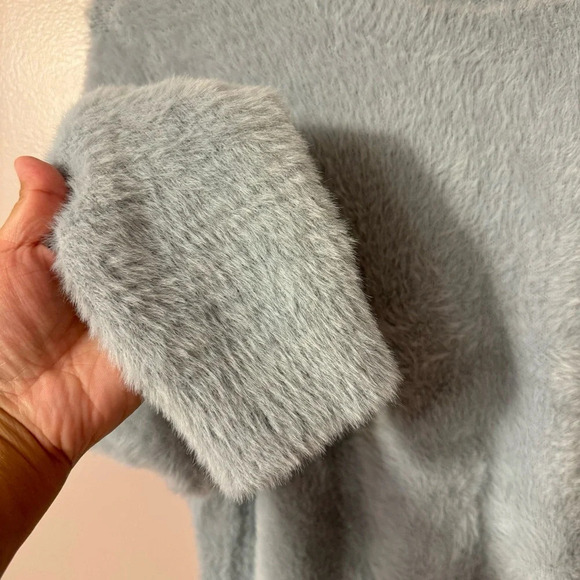 Aritzia Sunday Best Kitten Sweater Grayish Blue Size 2XL - Picture 4 of 7